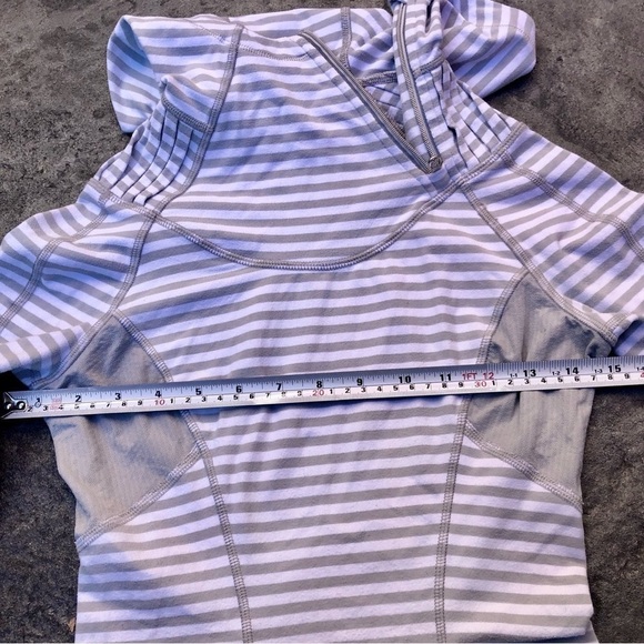 LULULEMON rare Run Back On Track Pullover Silver Spoon Narrow Bold Multi Stripe. - Picture 13 of 16